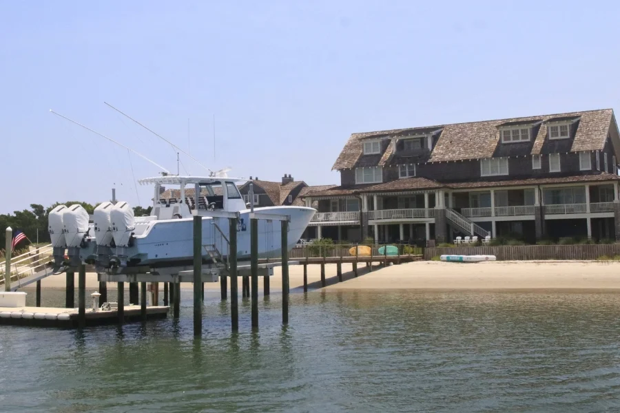 How to Extend the Life of Your Boat Lift